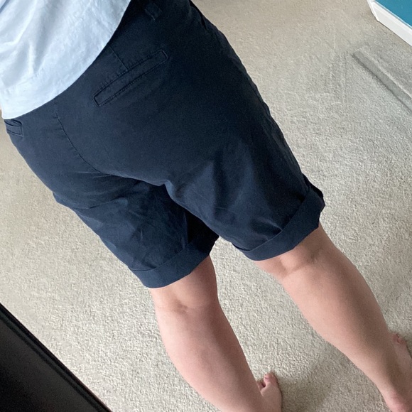 Navy blue Bermuda shorts. Size 10/12. See measurements. - Picture 3 of 16